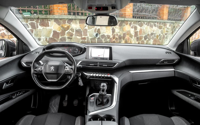 Peugeot 3008 cena 56900 przebieg: 209000, rok produkcji 2018 z Zbąszyń małe 529